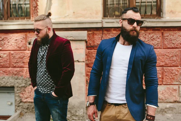 Dos hombres barbudos con estilo —  Fotos de Stock