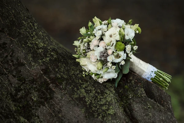 Very beautiful bridal bouquet — Stock Photo, Image