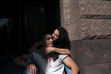 Çiftler şehirde iyi eğlenceler.