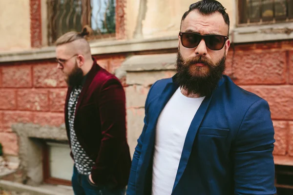 Dos hombres barbudos con estilo —  Fotos de Stock