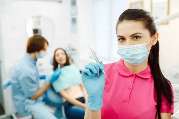 Znieczulenie stomatologiczne na tle pacjenta — Zdjęcie stockowe