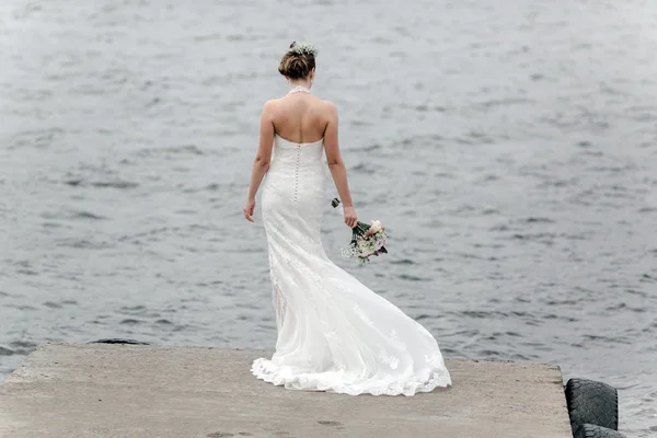 Bruden på sjön — Stockfoto