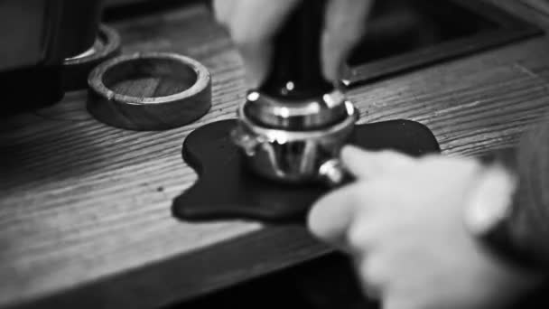 咖啡师压咖啡机咖啡 — 图库视频影像