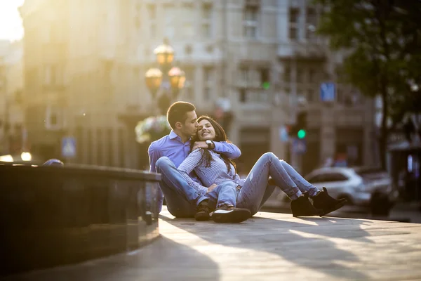 Couple dans la ville — Photo