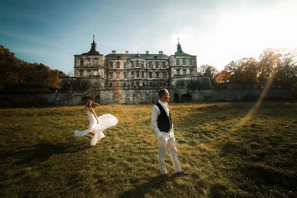 Beautiful couple having fun — Stock Photo, Image