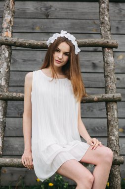 Ağaç ev Merdiven tırmanma kız