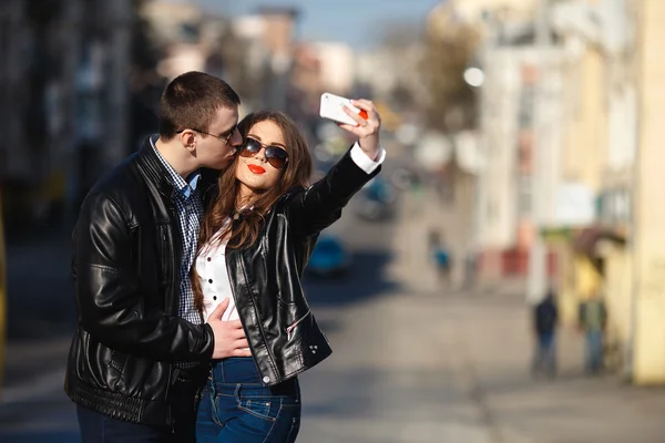 Beautiful couple making Selfe — Stock Photo, Image