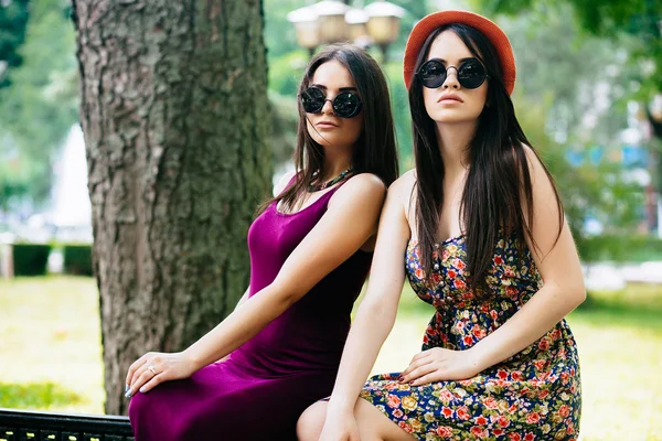 Two young beautiful — Stock Photo, Image