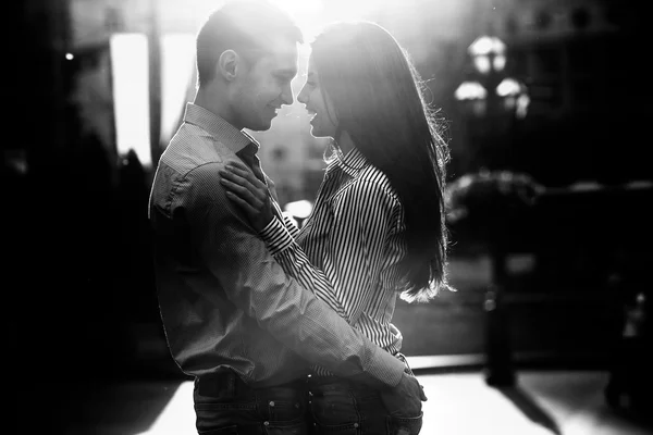 Pareja en la ciudad — Foto de Stock