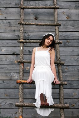 Ağaç ev Merdiven tırmanma kız