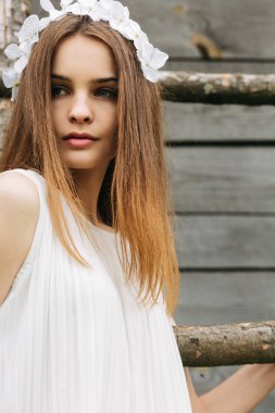 Ağaç ev Merdiven tırmanma kız