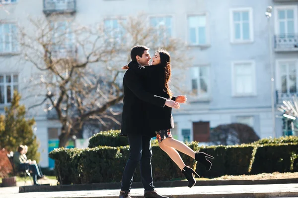 Couple on background of the city — Stock Photo, Image