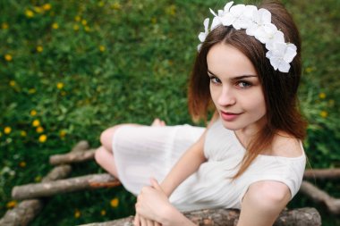 Ağaç ev Merdiven tırmanma kız