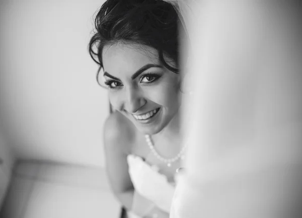 Preparation of adorable bride. — Stock Photo, Image