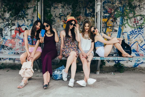 Five beautiful young girls relaxing — Stock Photo, Image