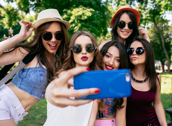 Cinco lindas meninas — Fotografia de Stock