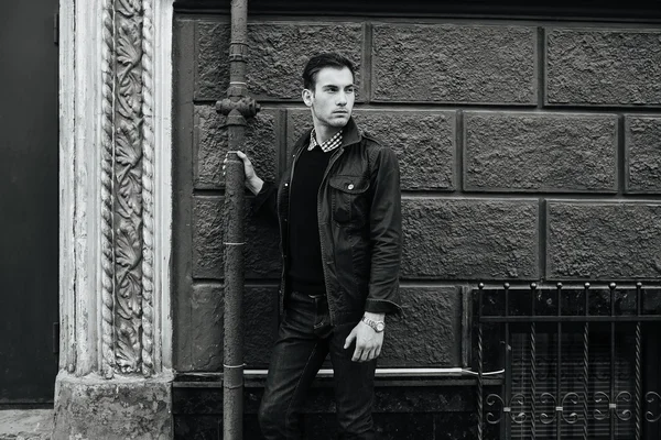 Confident man posing in selvedge  jeans — Stock Photo, Image