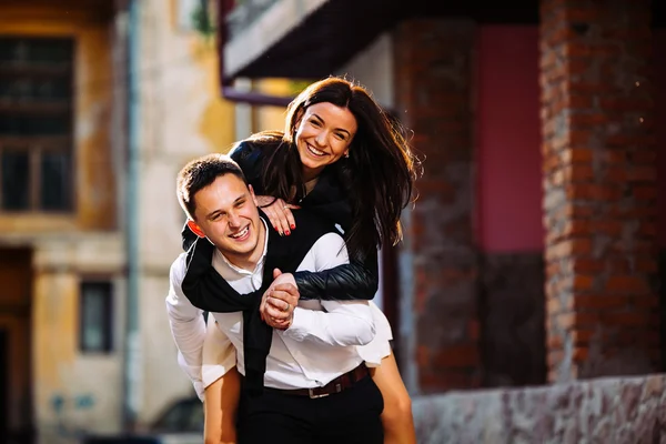 Pareja divirtiéndose — Foto de Stock