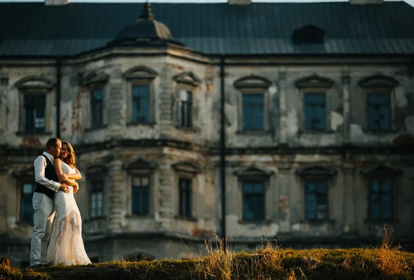 Nádherný pár pózuje — Stock fotografie