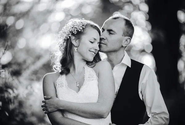 Hermosa pareja posando — Foto de Stock