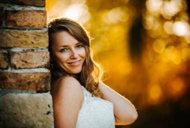 güzel bir kadın kılığında