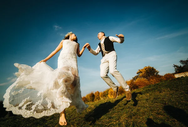 Belo casal se divertindo — Fotografia de Stock