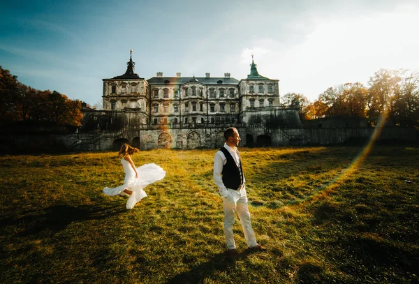 Beautiful couple having fun — Stock Photo, Image