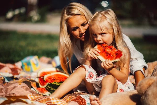 Mamma med barn — Stockfoto