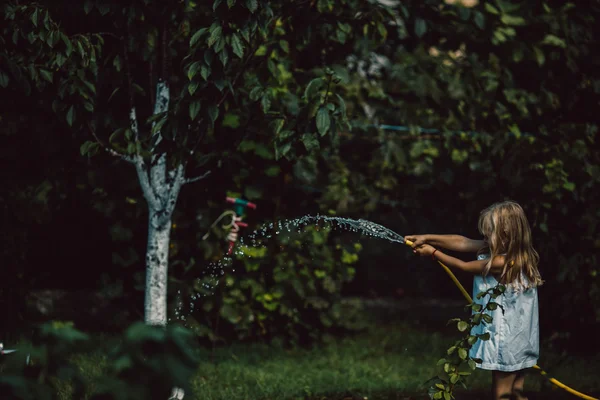 Little girl playing — Stock Photo, Image