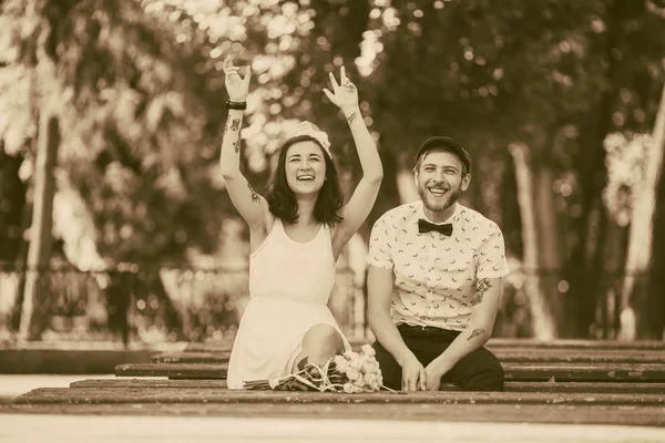 Beautiful couple in park — Stock Photo, Image