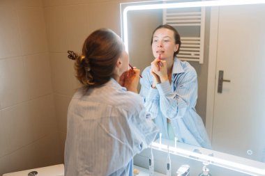 Kaynak içeriği olmadan varyasyonlar oluşturulamıyor, Görev alternatif yeniden yazılmış cümleler üretmek için başlangıç metni gerektirir