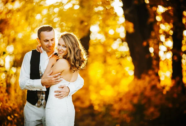 Beautiful couple posing — Stock Photo, Image