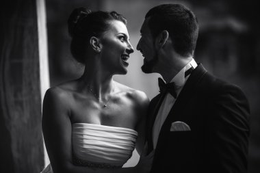 Poz güzel düğün çifti