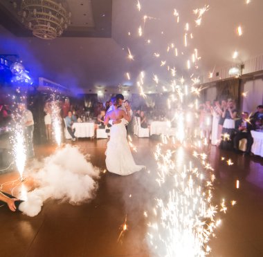Güzel düğün dansı
