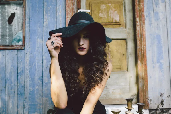 Mulher vintage como bruxa — Fotografia de Stock