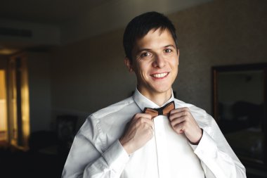 sabah hazırlanıyor damat