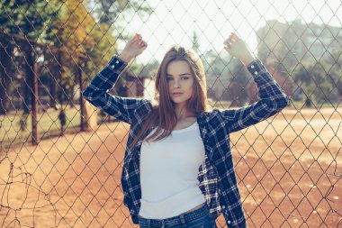 genç güzel kız poz