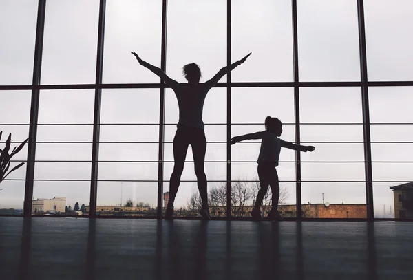 Charming family spends time in the gym — Stock Photo, Image