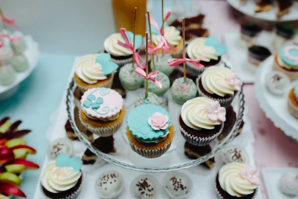 Delicioso bolo de casamento fantasia — Fotografia de Stock