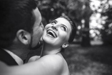 Poz güzel düğün çifti