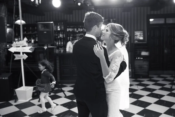 Hermoso baile de boda — Foto de Stock