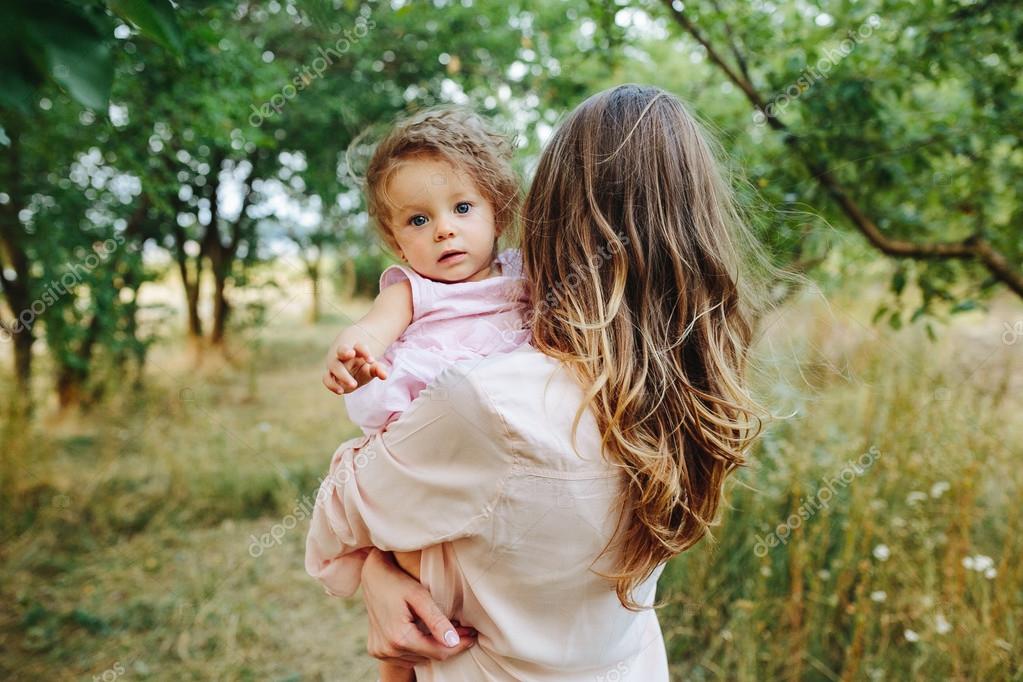 Mommy poppy for kids. гламурная мать с дочкой. елена черногорова. гламурные мама и дочка. девочка с мамой.