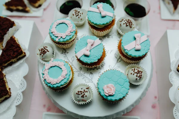 Delicioso bolo de casamento fantasia — Fotografia de Stock