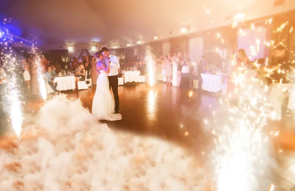 Mooie bruiloft dans — Stockfoto