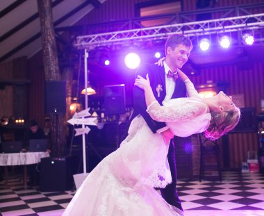 Güzel düğün dansı