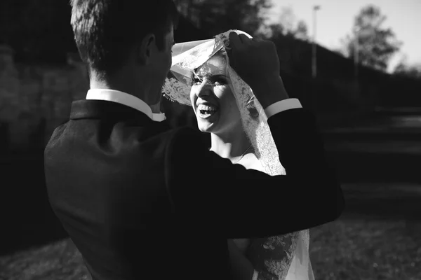 Bride and groom — Stock Photo, Image