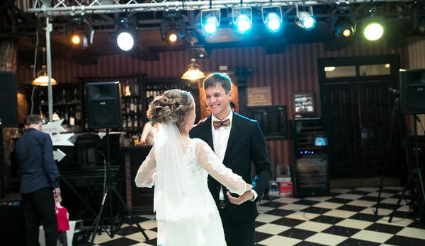 Bela dança do casamento — Fotografia de Stock