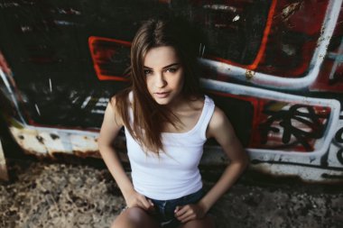 genç güzel kız poz