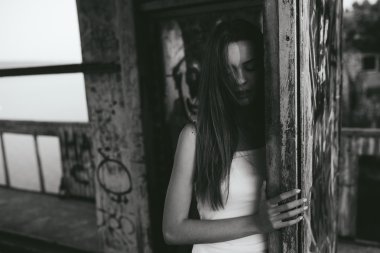 genç güzel kız poz