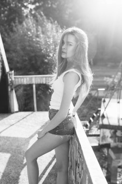 genç güzel kız poz